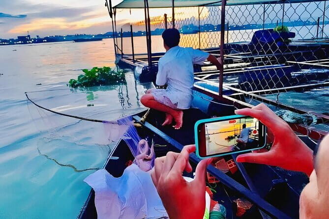 2 Day Private Mekong Delta, Riverside and Ecolodge Nature Tour - Checking Into the Island Homestay and Chasing Sunset