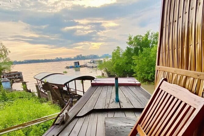 2 Day Private Mekong Delta, Riverside and Ecolodge Nature Tour - Fruit Garden Morning: Boat Time, Fresh Fruit, and Coconut Water