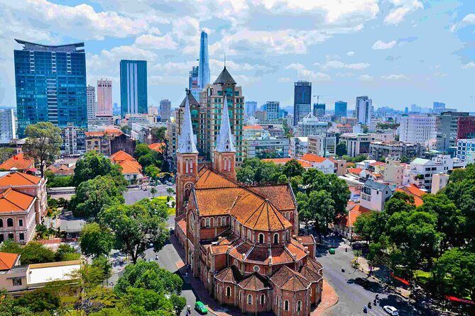 5-Day Best of Southern Vietnam: Cu Chi Tunnels & Mekong Delta - Saigon’s dinner cruise sets the tone on Day 1