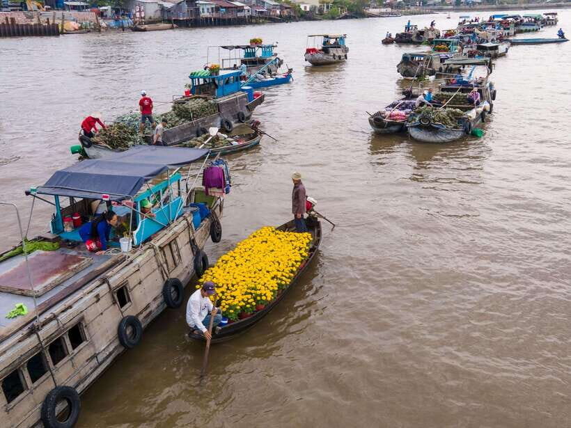 Can Tho: Explore Mekong, Floating Market, Cacao & Local Life - Floating Market Noodles, Pineapple, and Market Trading