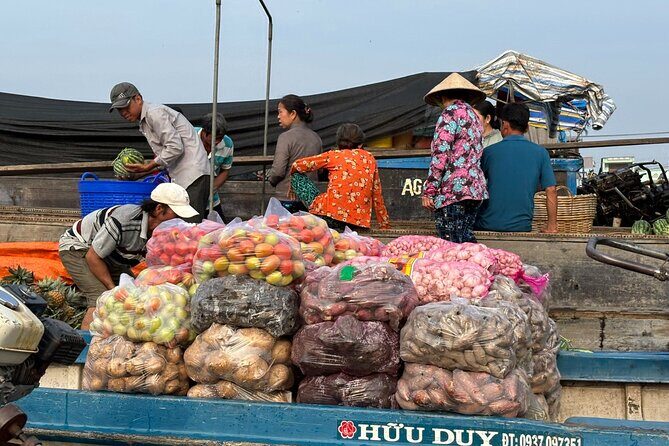 Can Tho: Floating Market, Canals, Nature Reserve & Forest - Cai Rang Floating Market: color, commerce, and good photo timing