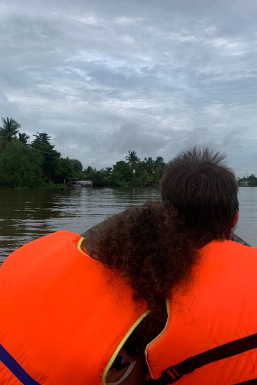 Can Tho: Mekong Delta and Cai Rang Floating Market Tour - The local boat ride: more than a photo stop