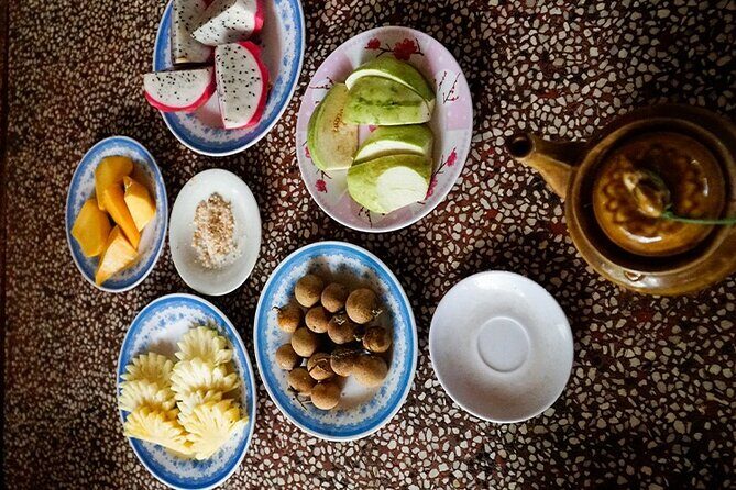 Cu Chi Tunnels & Mekong Delta: Private Full-Day Tour with Lunch - Cafe Trúc Xanh: Bamboo and Silk Crafts Without Making It a Lecture