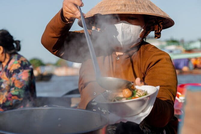 Explore Floating Market with Local People - Food and Drinks Included: Breakfast, Coffee, and Snack-Style Moments