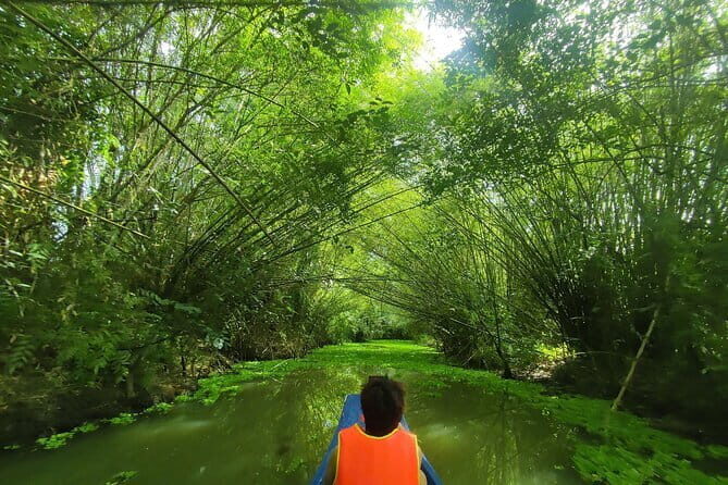 Floating Market & Hidden Canals – Small Group Morning Boat Tour - Lò hủ tiếu Chín Của: hands-on glass noodle making