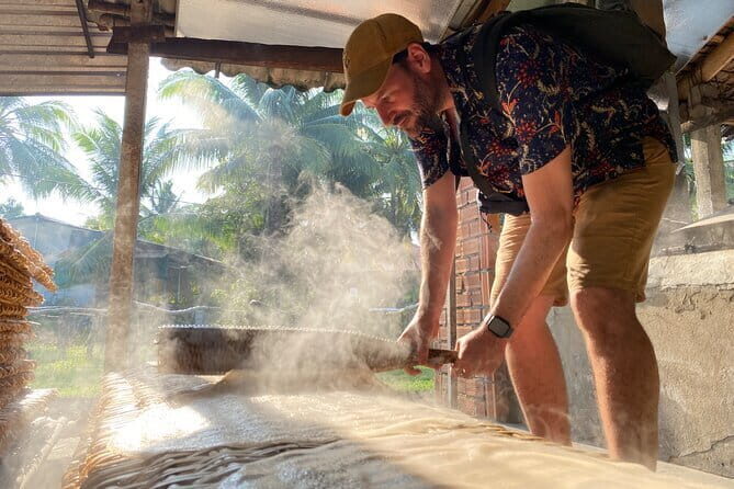Floating Market & Hidden Canals – Small Group Morning Boat Tour - Back toward Cai Rang, plus the pineapple window