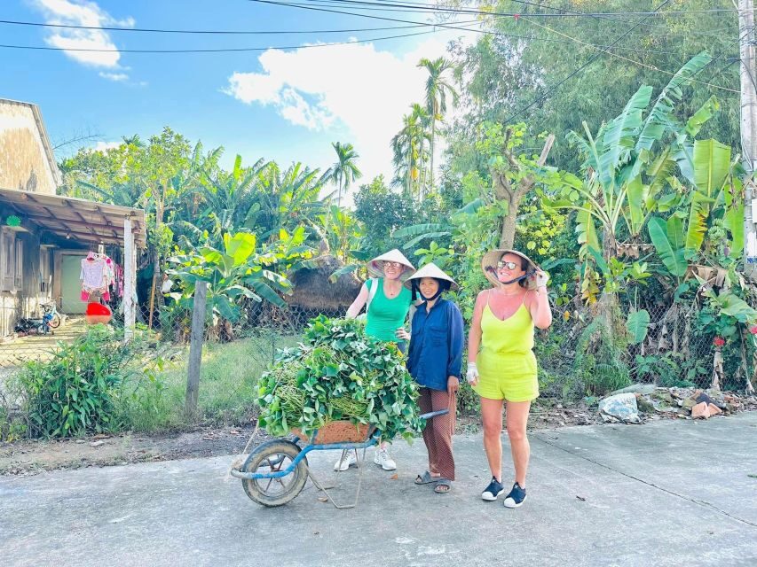 From Ho Chi Minh: Explore Mekong Delta & Vinh Trang Pagoda - On the Water: Mekong boat ride and the return of fishing boats
