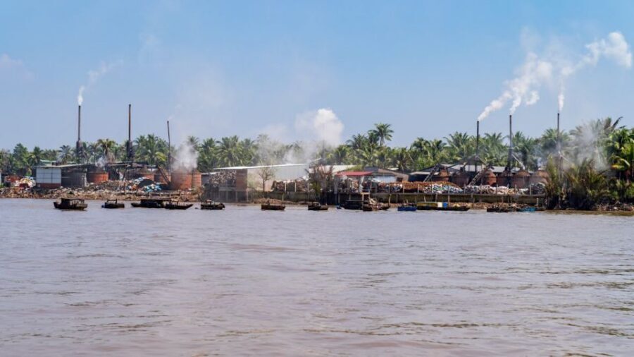 From Ho Chi Minh: Mekong Delta with Ben Tre 1 Day Tour - River boat time: watching daily life on the Mekong