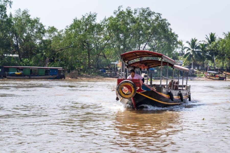 From Ho Chi Minh: Mekong Delta with Ben Tre 1 Day Tour - Lunch by the water: set menu and local seafood specialties