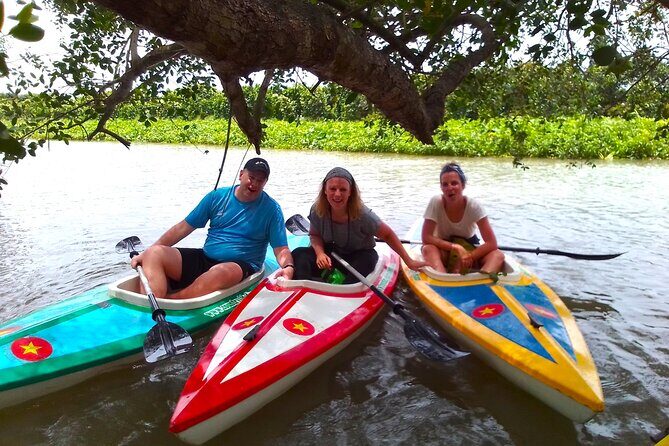 Full Day Off The Beaten Track the Mekong Delta. - Lunch and coffee/tea: local food with real pacing breaks