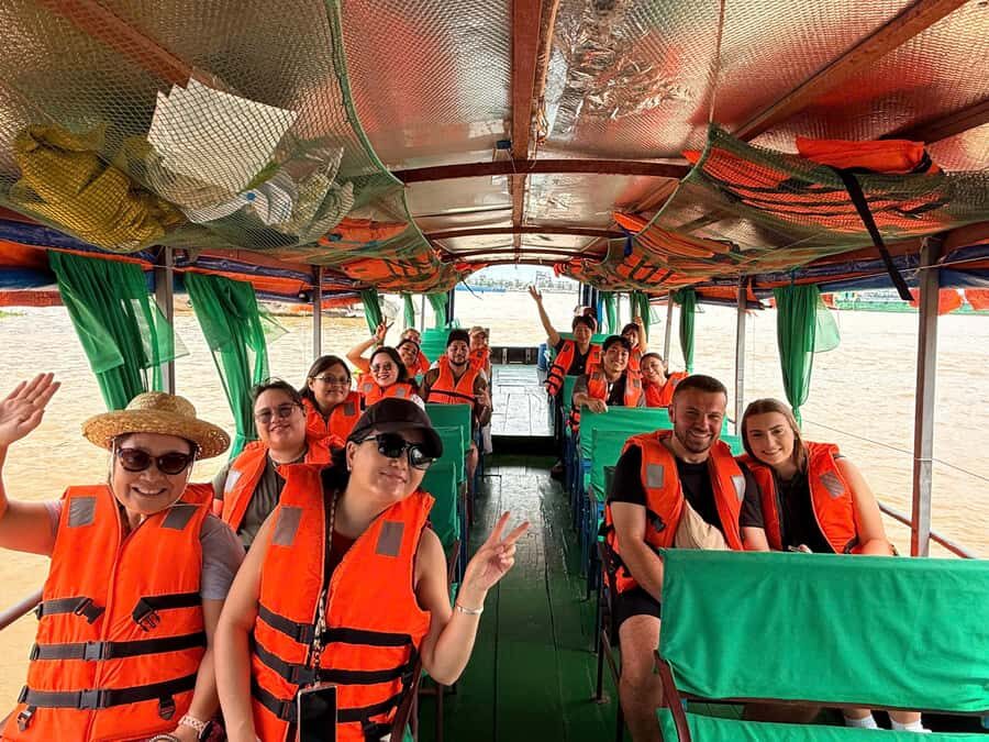 HCM: Authentic Mekong Delta - Boat, TukTuk, Khot Cake Making - Vinh Trang Pagoda first: a major Mekong landmark before the water