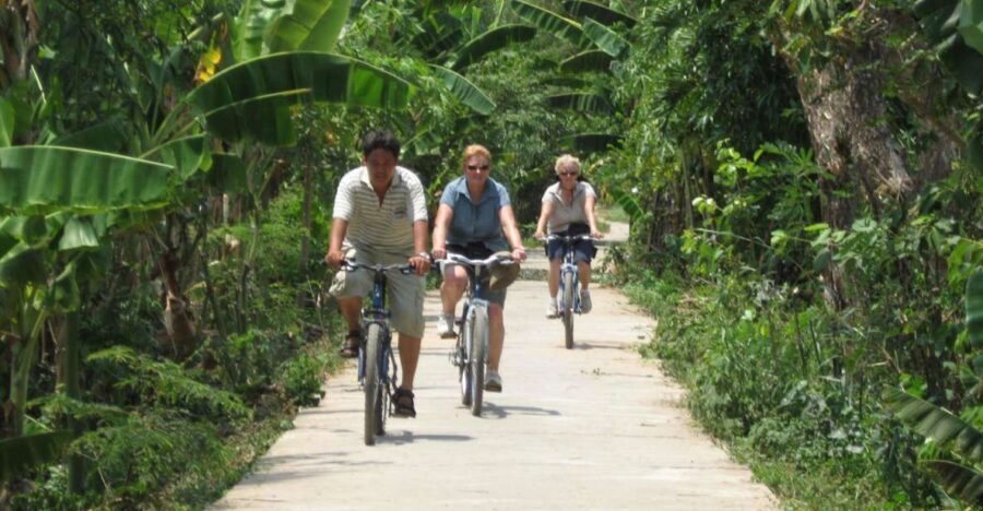HCM: Mekong Delta, My Tho & Ben Tre Coconut Village - Vinh Trang Pagoda: The Quick Culture Stop That Sets the Tone