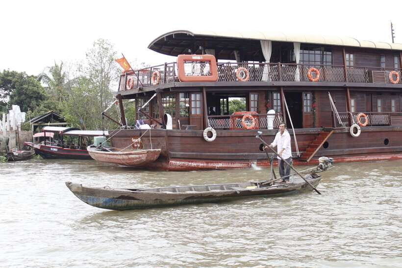 Ho Chi Minh: Cai Be-Mekong Delta Local Village Full Day Tour - Cái Bè by Motorboat and Rowing Sampan: The Water Part You’ll Remember