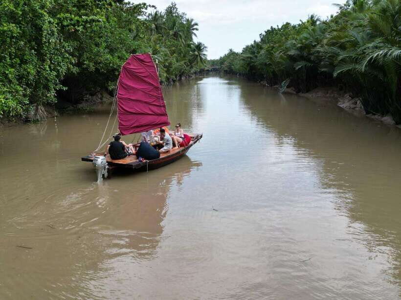 Ho Chi Minh City: Mekong Delta Day Trip with Lunch & Drinks - Street food time in Ben Tre and the tuk-tuk market ride
