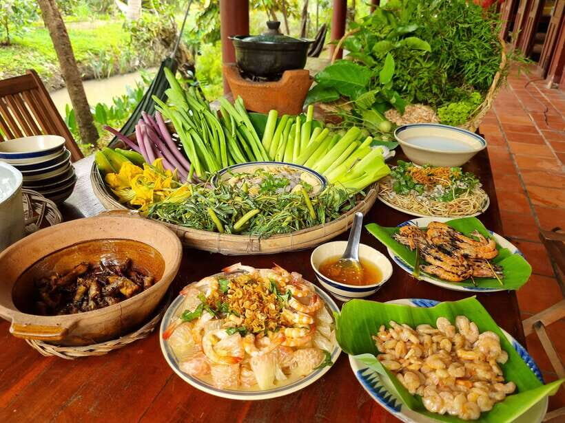 Ho Chi Minh City: Mekong Delta Day Trip with Lunch & Drinks - Sugarcane juice, coffee, and the coconut-kamquat moment