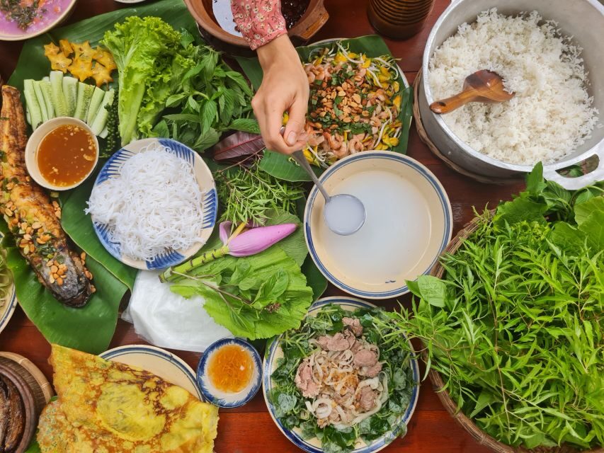 Ho Chi Minh City: Mekong Delta Day Trip with Lunch & Drinks - Boat cruise and fishing scenes: get a feel for the working river