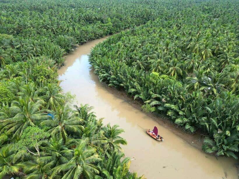 Ho Chi Minh City: Mekong Delta Day Trip with Lunch & Drinks - The drive out of Ho Chi Minh City: long hours, practical stops