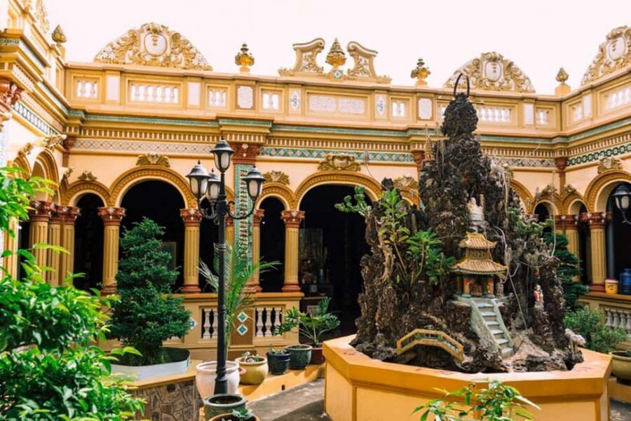 Ho Chi Minh Daily Tour: Full Day Mekong Delta (Private tour) - Getting Started: Hotel Pickup and the Vinh Trang Pagoda Stop