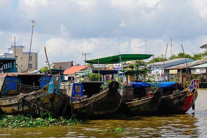 MEKONG DELTA TOUR TO FLOATING MARKET CAI BE from HCM city - Cycling through orchards and meeting islanders