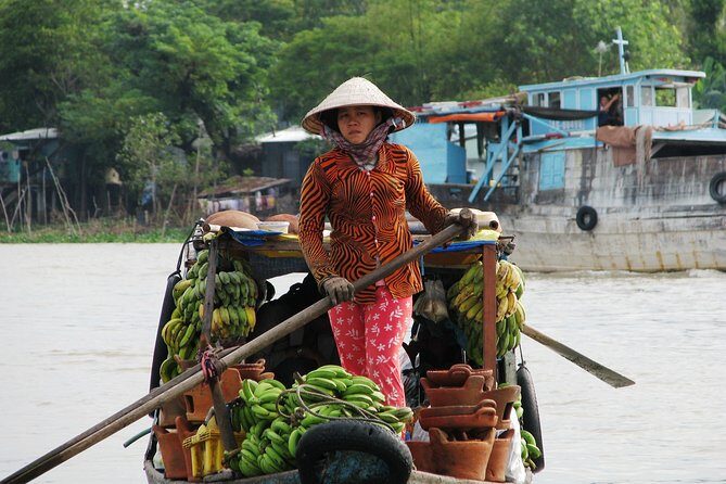 Private 2-Day Tour: Ho Chi Minh City to Cambodia by Mekong River - Day 2: Early Start, Border Visa Help, and the Upstream Cruise to Cambodia