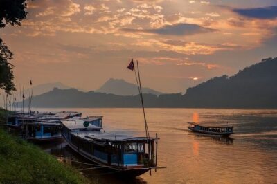 PRIVATE Mekong Delta 1 Day with Kayaking, Biking & Cooking - Cruising the Tien River: stilt houses, fishing farms, and islands