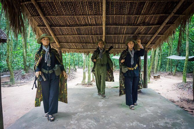 Private Tour to Explore Cu Chi Tunnels and Mekong Delta - Vinh Trang Temple and lunch en route to the Mekong